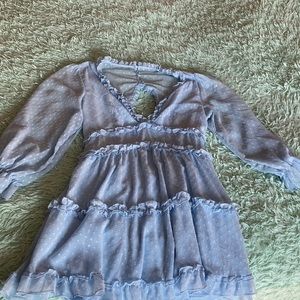 Only been worn 1 time!
